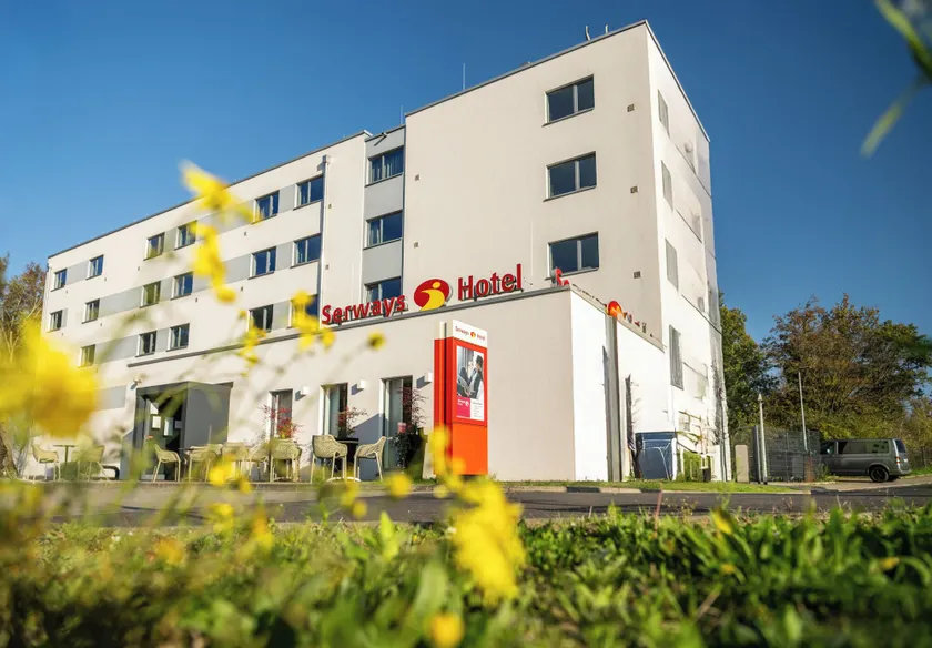 Serways Hotel Weiskirchen Nord - Image 1