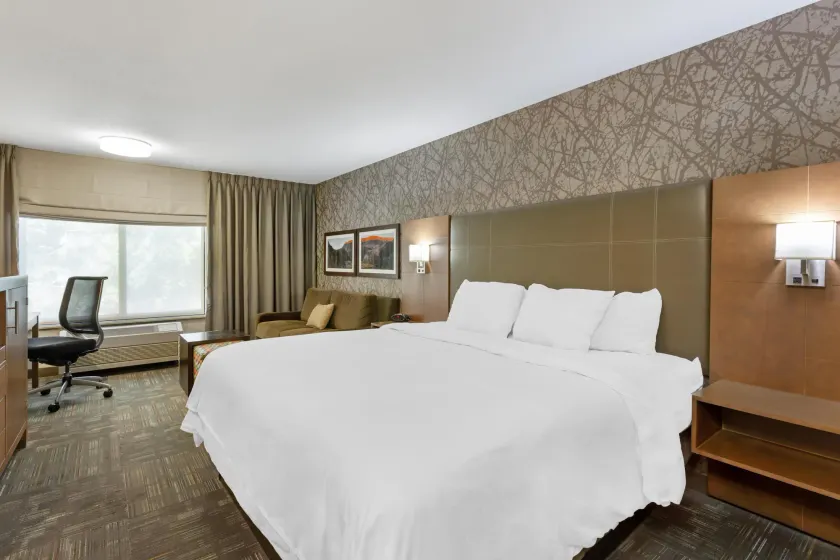 Best Western Plus CottonTree Inn - Image 1