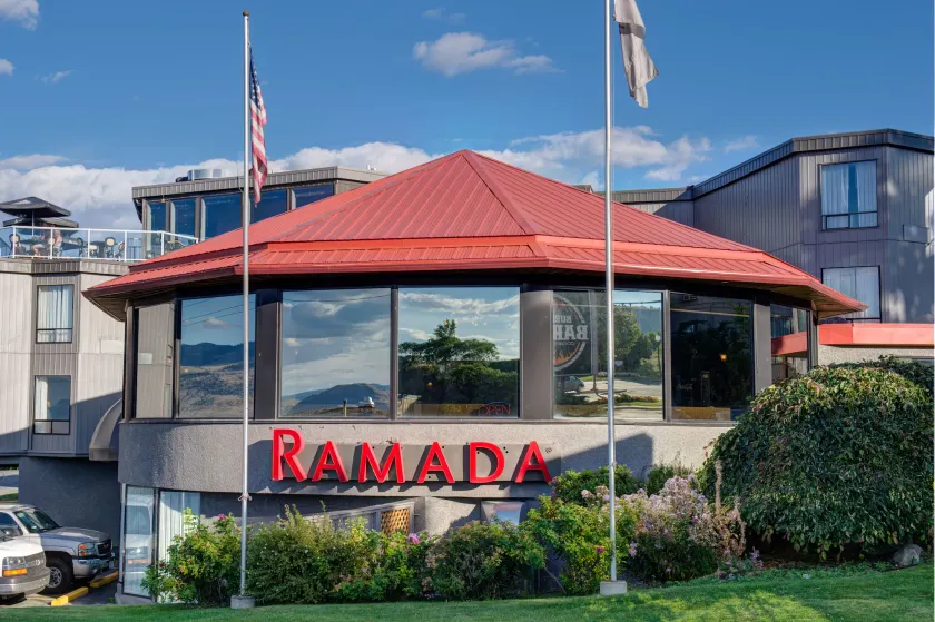 Ramada by Wyndham Kamloops - Image 1