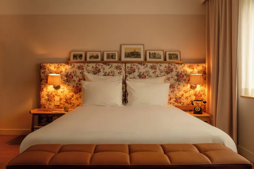 9Hotel Chelton - Image 1