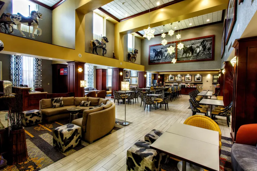 Hampton Inn & Suites Staten Island - Image 1