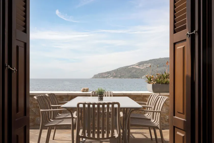 Aura Seafront Villa - Image 1