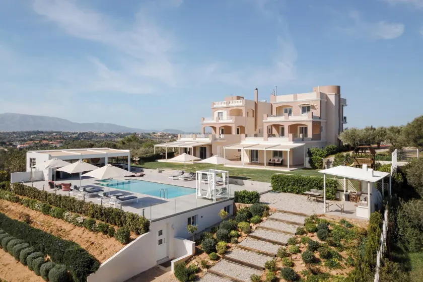 Ema's Guest House - Image 1