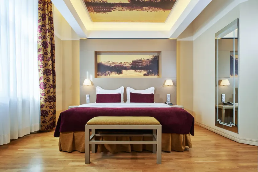 Opera Hotel - Image 1