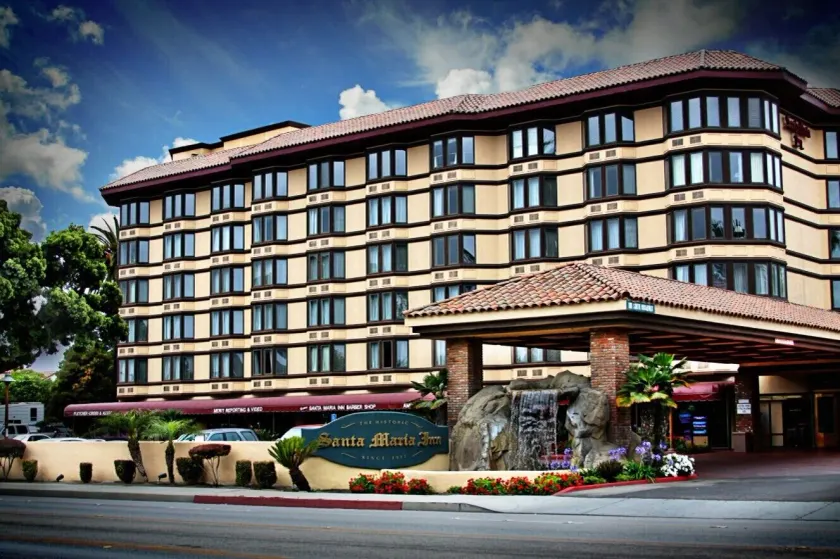 Historic Santa Maria Inn - Image 1