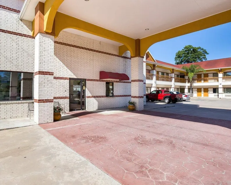 Rodeway Inn & Suites Humble IAH - Image 1