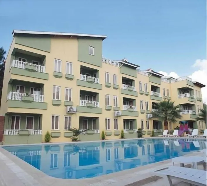 Club Sunset Apart - Image 1
