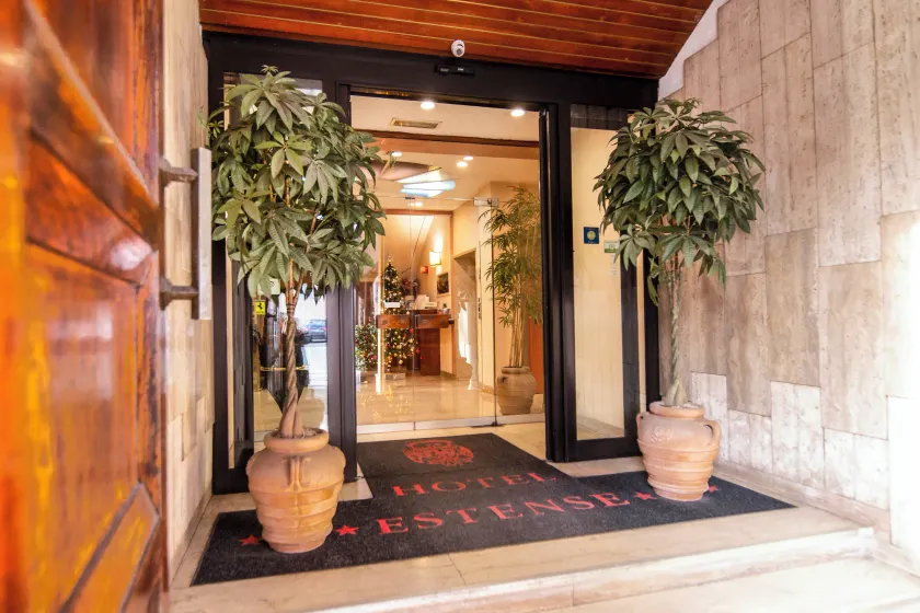 Hotel Estense - Image 1
