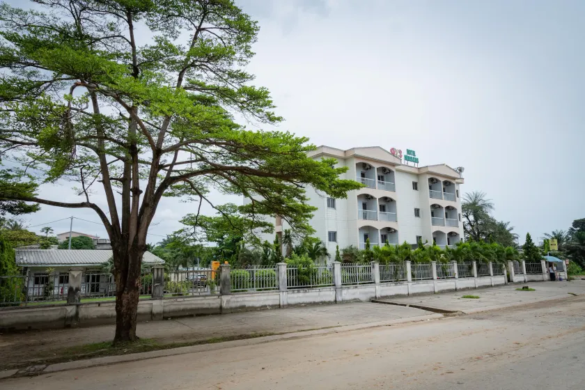 Hotel Hibiscus Blvd Triomphal - Image 1