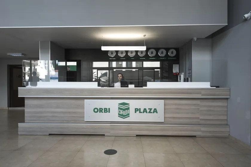 Hotel Orbi Plaza - Image 1