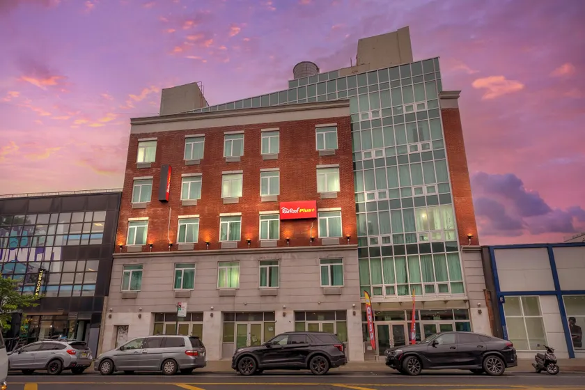 Red Roof Inn PLUS Brooklyn - Flatbush Ave - Image 1
