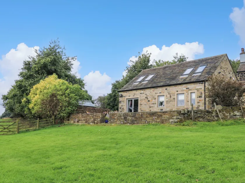 Black House Cottage - Image 1