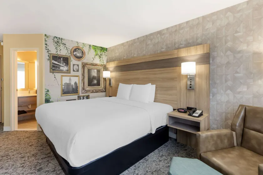 Best Western Glenview - Chicagoland Inn and Suites - Image 1