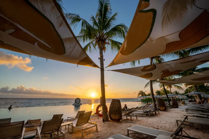 Papagayo Beach Hotel - Image 1