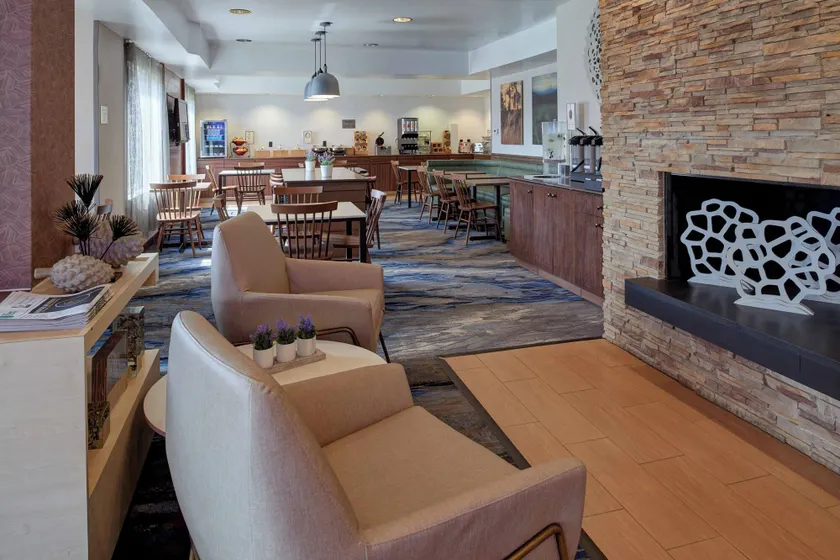 Fairfield Inn by Marriott Kalamazoo West - Image 1