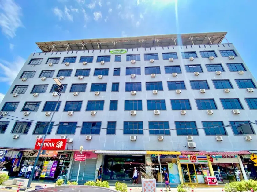 Langgura Baron Resort - Image 1