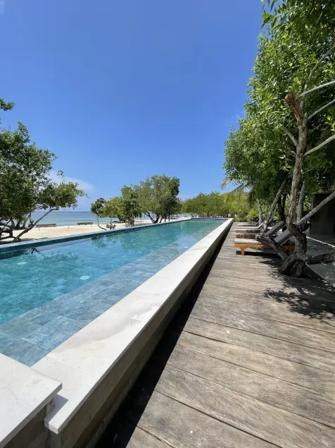 SABAI Beach Hotel - Image 1
