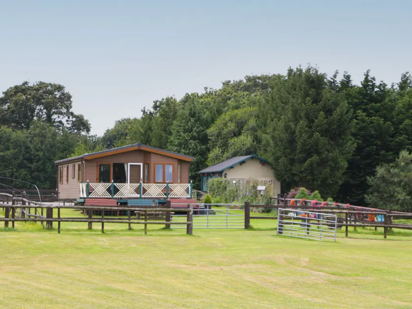 Hill View, Lilac Lodge - Image 1