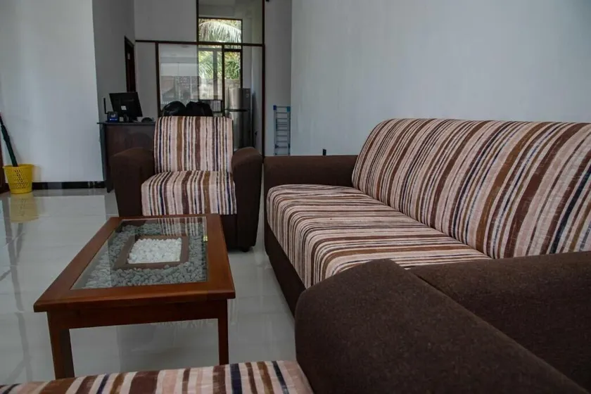 Randon Resort Mirissa - Lobby sitting area