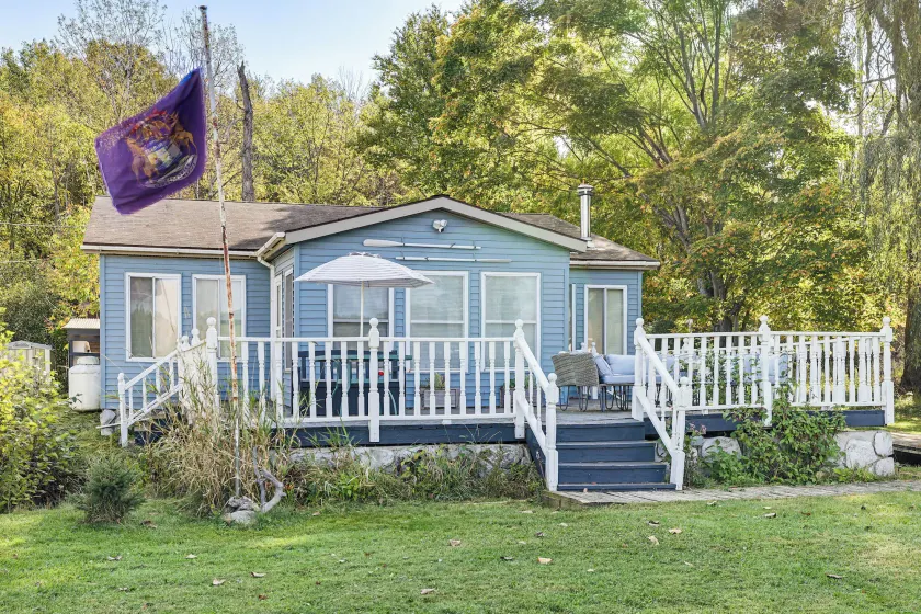 Todd Lake Home: Fish, Snowmobile & Golf! - Image 1
