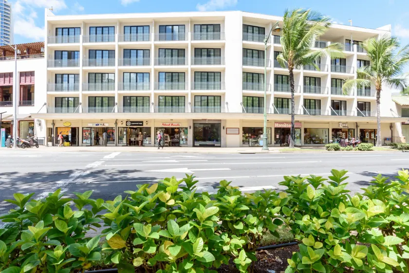 Polynesian Residences Waikiki Beach - Image 1