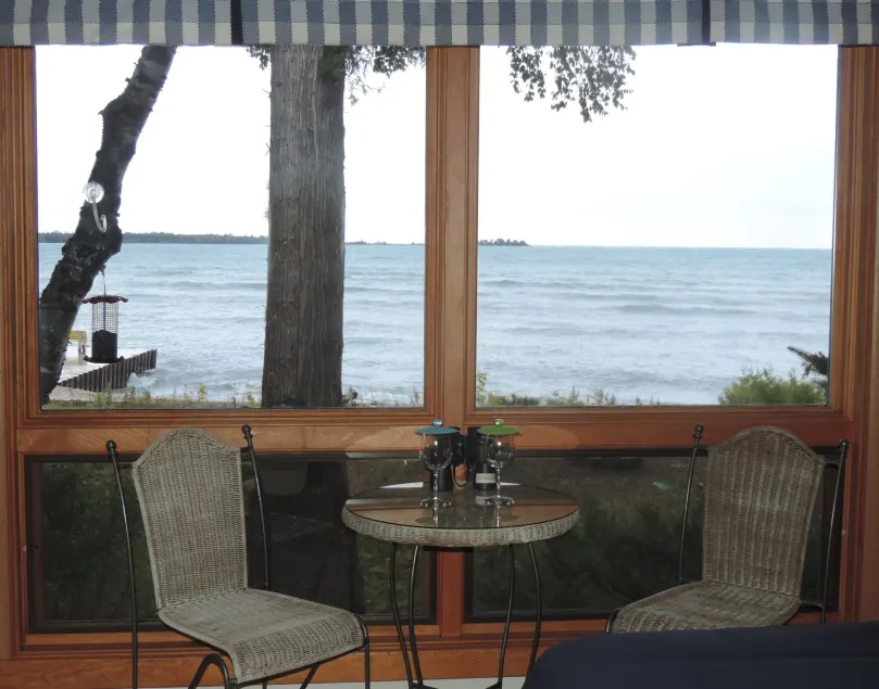Square Rigger Harbor Motel - Image 1