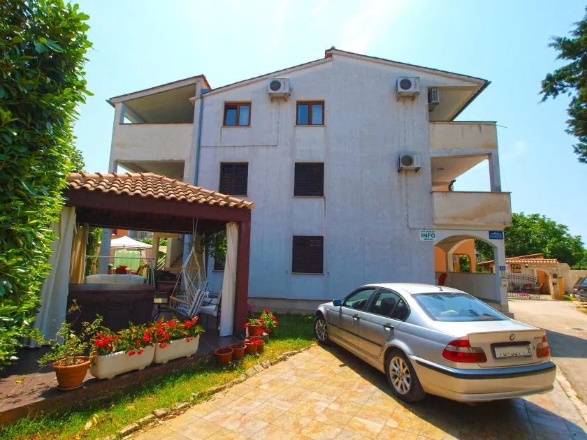 Apartments Marija 85 - Image 1