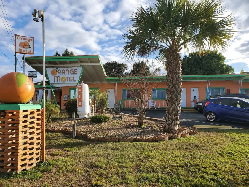 Orange Motel - Image 1