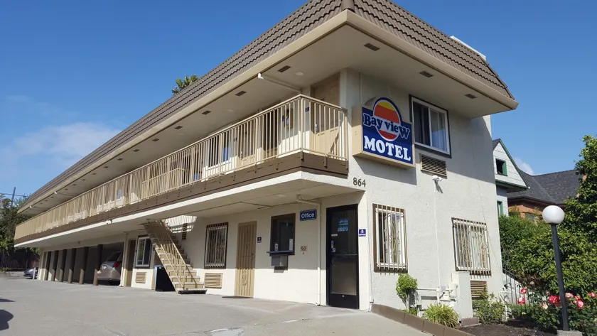 Bayview Motel - Image 1