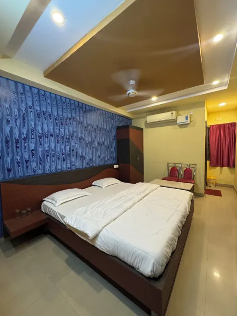 Hotel Asha Pride - Room