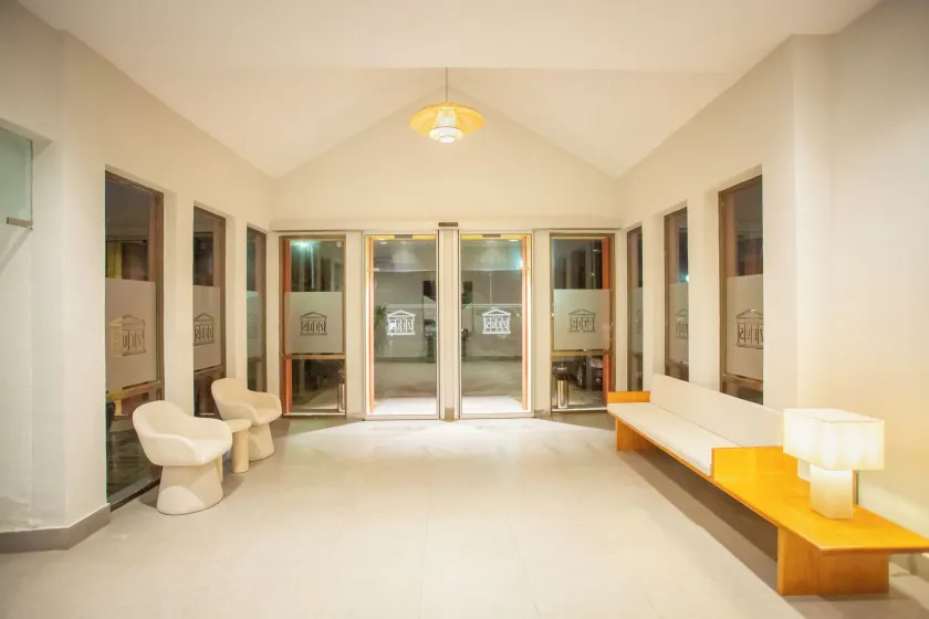Hotel Zeus - Image 1