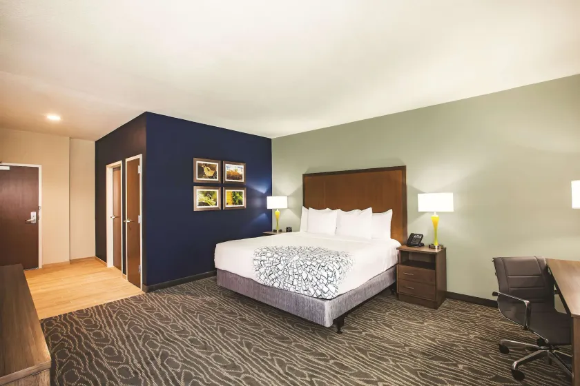 La Quinta by Wyndham Wichita Northeast - Image 1