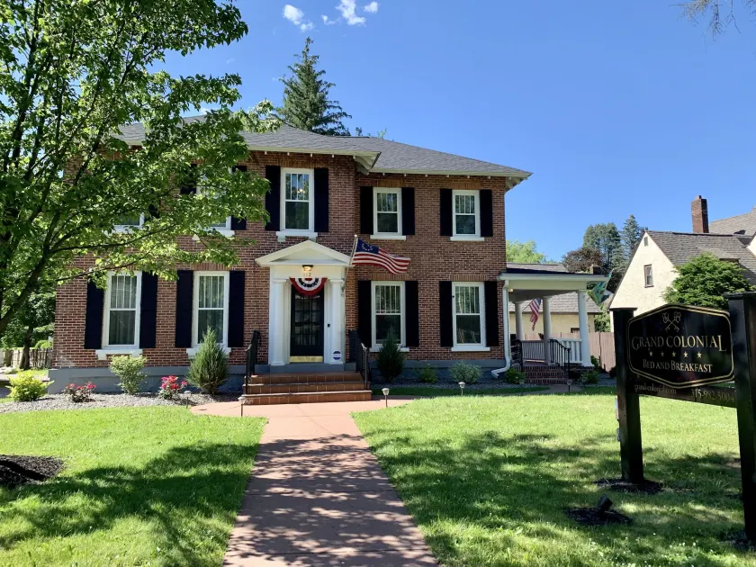 Grand Colonial Bed and Breakfast - Image 1