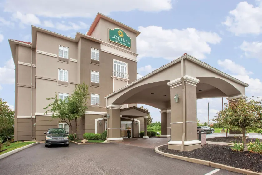 La Quinta by Wyndham Cincinnati Airport Florence - Image 1