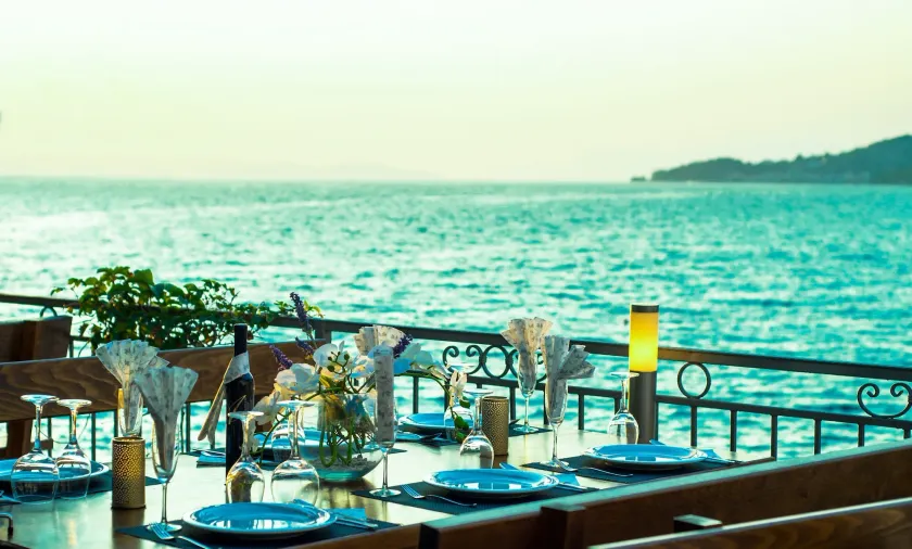 Beach Hotel - Image 1