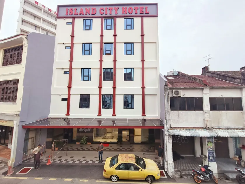 Capital O 90897 Island City Hotel - Image 1
