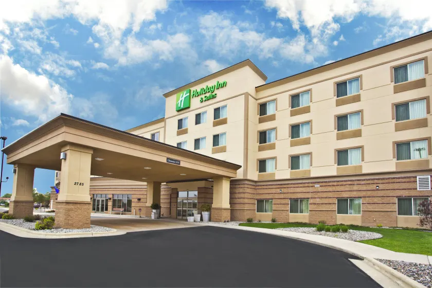 Holiday Inn & Suites Green Bay Stadium by IHG - Image 1