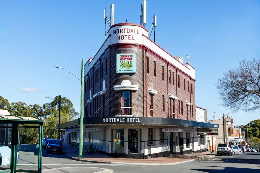 Mortdale Hotel - Image 1