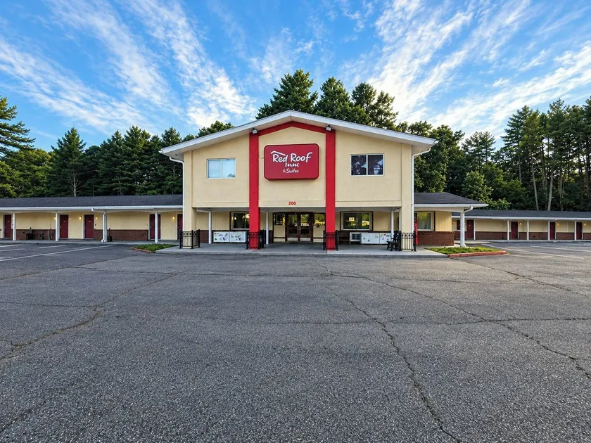 Red Roof Inn Sutton - Image 1