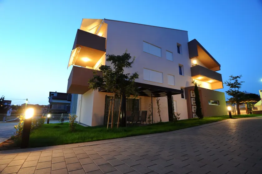 Apartments Hills - Image 1