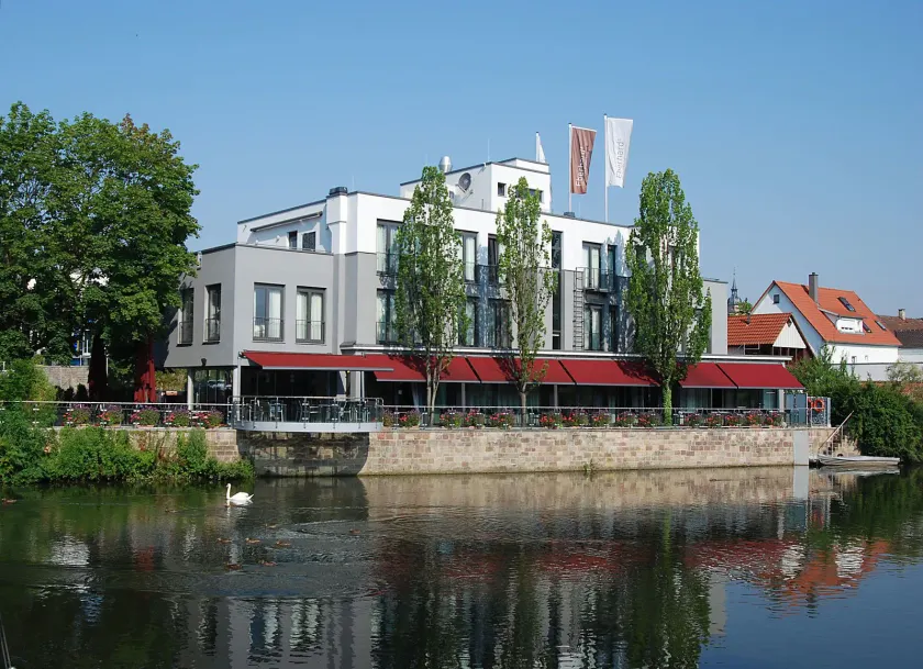 Hotel Eberhards am Wasser - Image 1