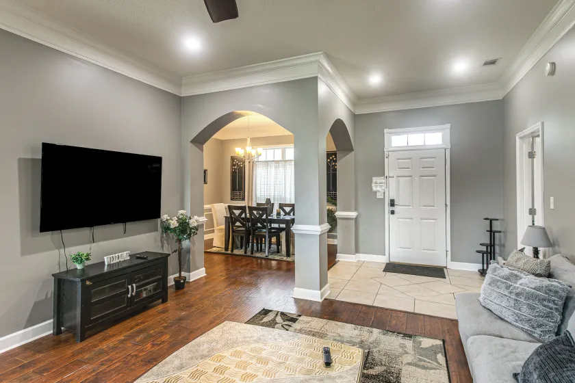 3 BR Cozy Family Home w/ Playground - Image 1