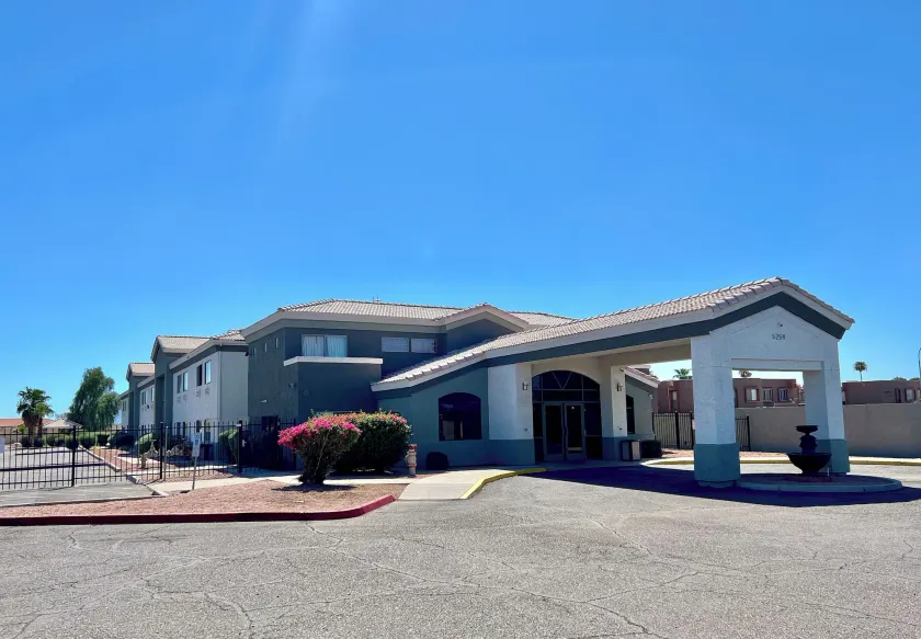 Budget Inn Phoenix - Image 1