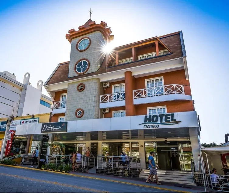 Hotel Castelo - Image 1