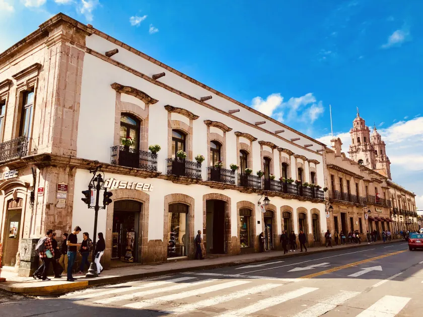 Hotel Herencia By Hosting House - Image 1