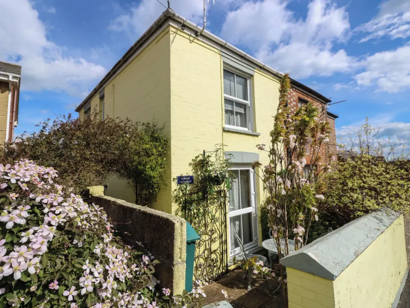 Linda Cottage - Image 1