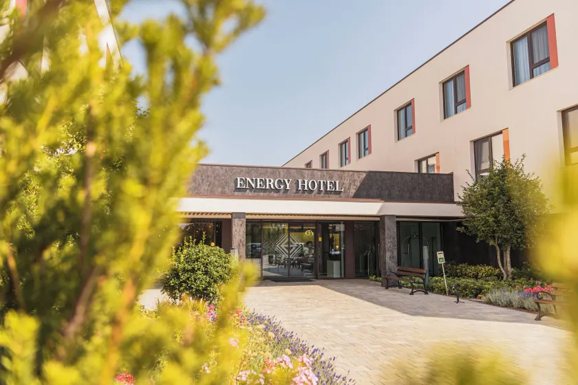 Energy Hotel & Business Center - Image 1