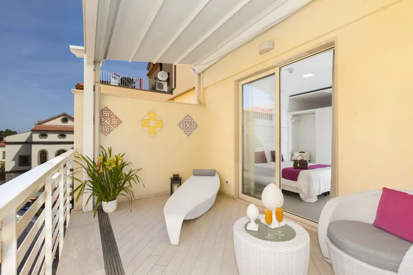 Hotel Tasso Suites & Spa - Image 1