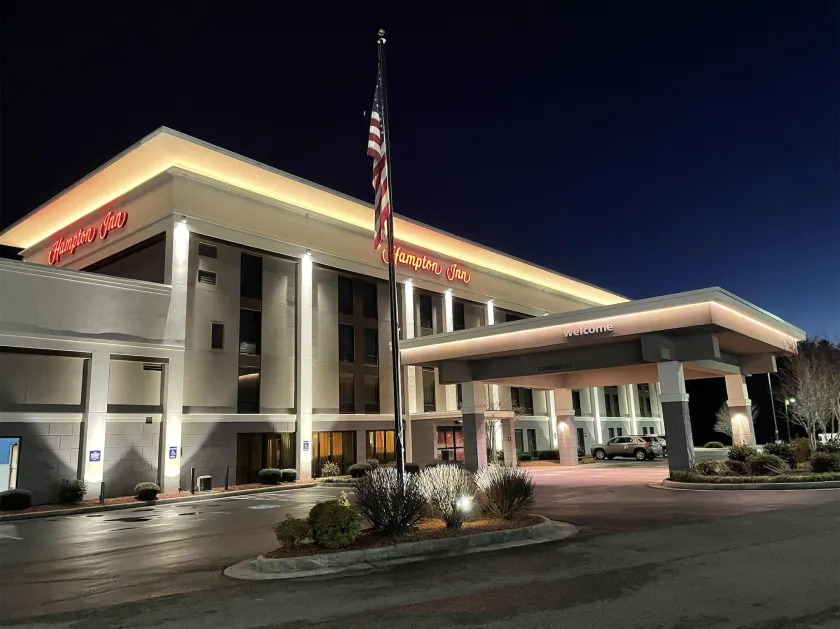 Hampton Inn Hillsville - Image 1