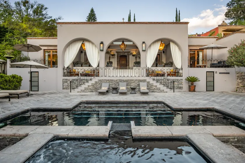 Casa Cien - Image 1